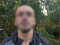 У Бучі молодик у кишені джинсів ховав небезпечні речовини 