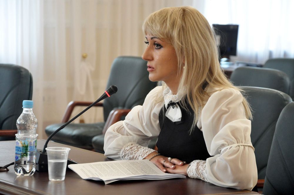 Дружина помічника нардепа Сольвара рветься працювати в Антикорупційному суді