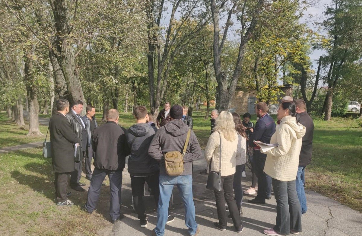 До Броварів приїхали спеціалісти зі столиці, щоб врятувати озеро