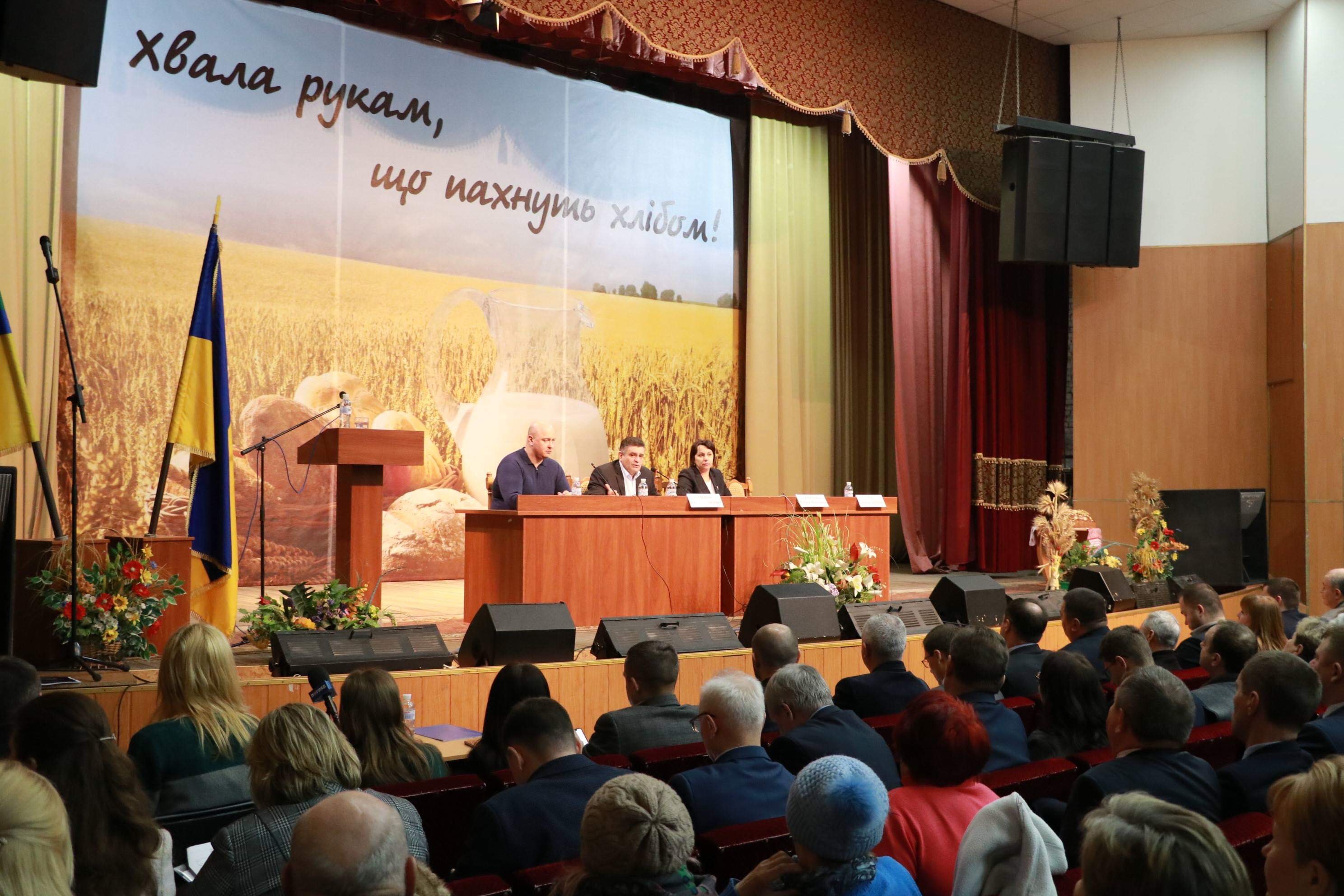 На Київщині створять робочу групу, яка буде вирішувати питання сміттєзвалища у Макарові (ФОТО)