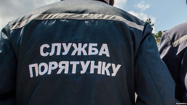 На Миронівщині врятували водія, який застряг у кабіні понівеченої вантажівки