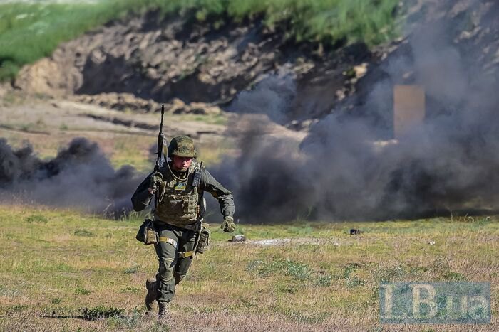 Показове навчання Нацгвардії на Бориспольщині відвідали іноземні військові аташе (ФОТО)