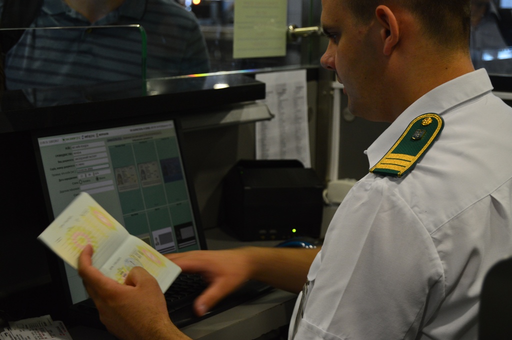 У "Борисполі" затримали росіянку, яку розшукують в Інтерполі