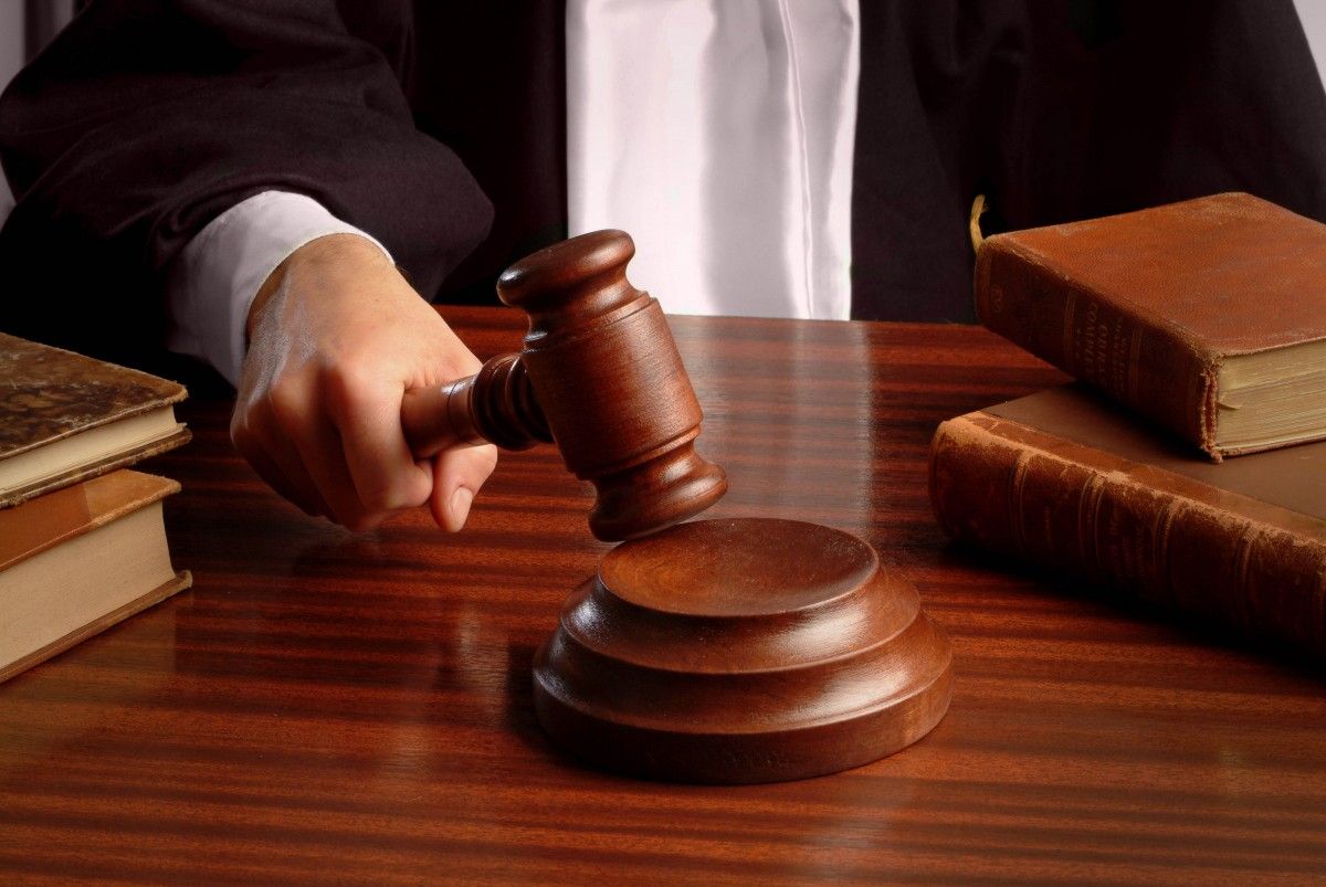 У Макарівському районі чоловік здійснив напад на правоохоронців