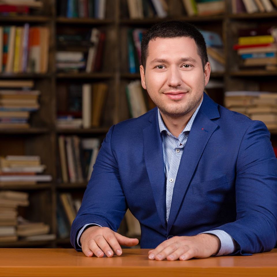 "Агоротітушка" Киришун передав засоби захисту білоцерківським медикам (ФОТО)