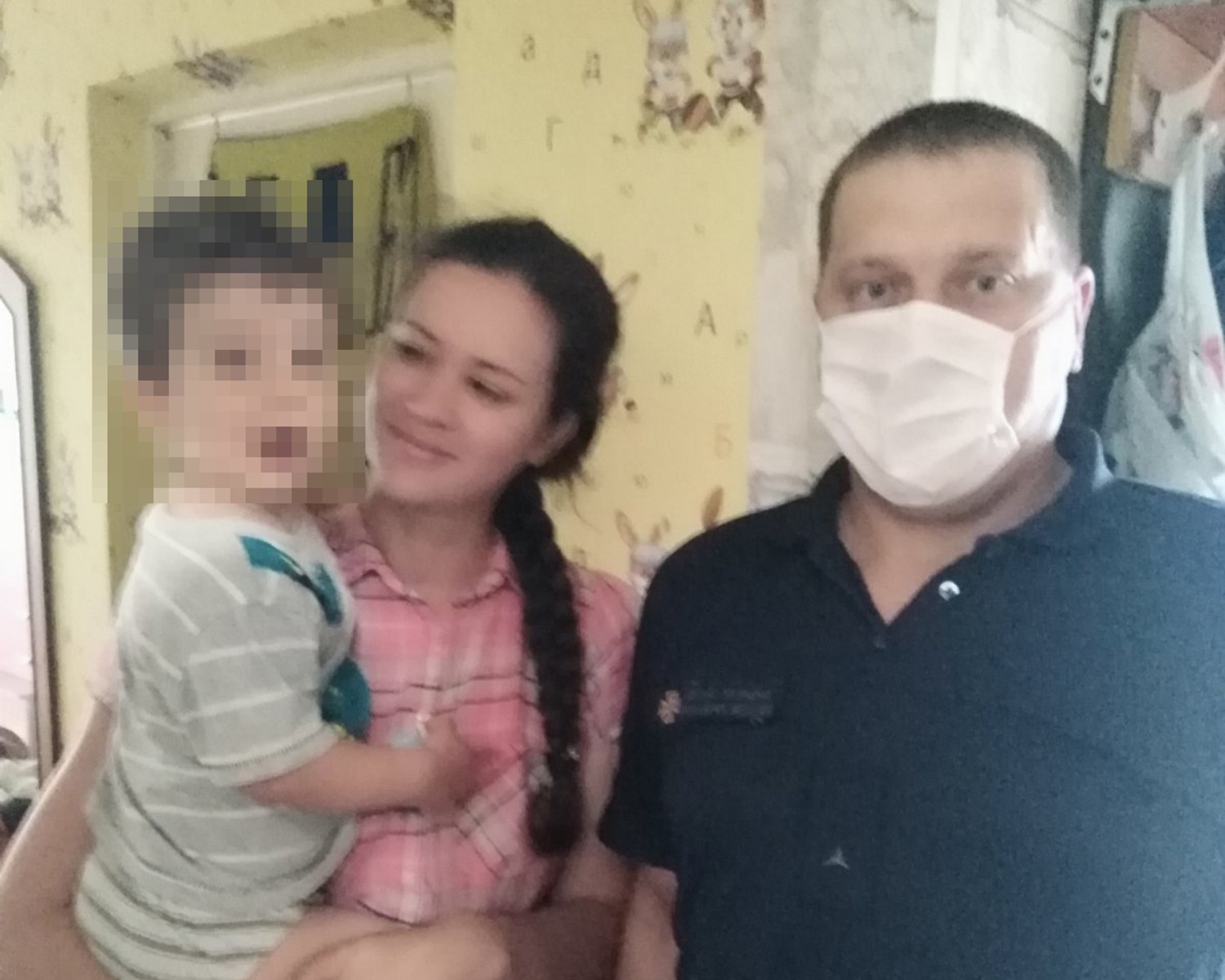 У Славутичі врятували дворічну дитину, яка була замкнена в квартирі