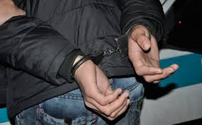 Прокуратура завершила розслідування справи чоловіка, який на початку року викинув жінку з вікна