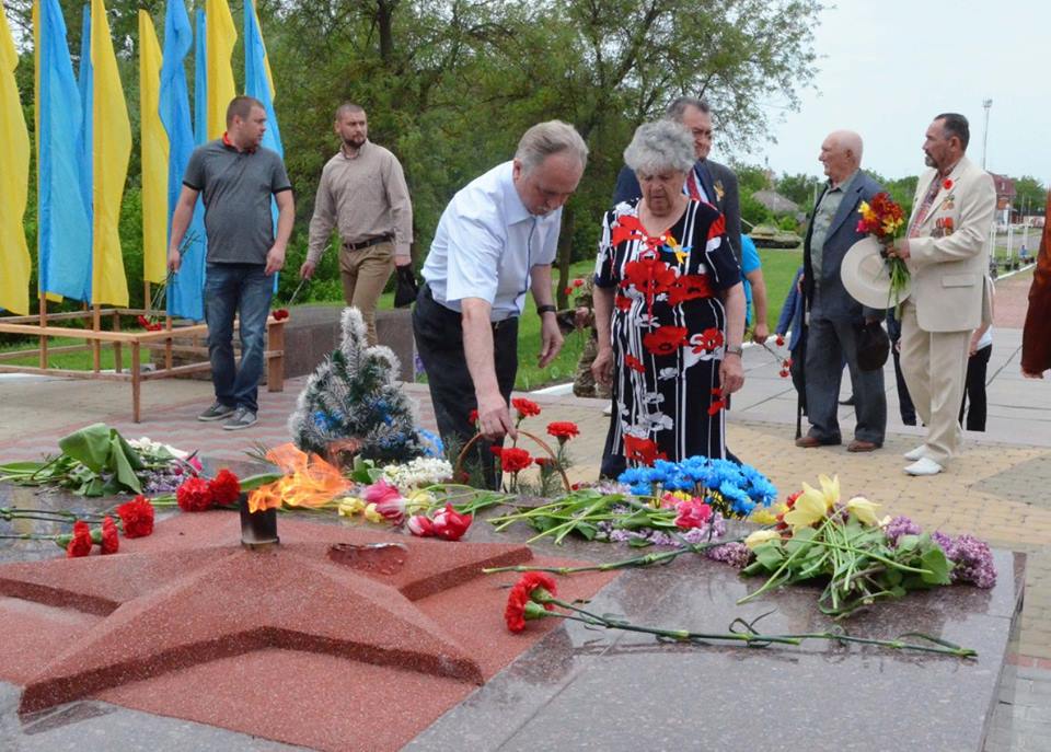 Жителі Переяслава висловили думки з приводу святкування Дня пам’яті та примирення і Дня перемоги (ФОТО)