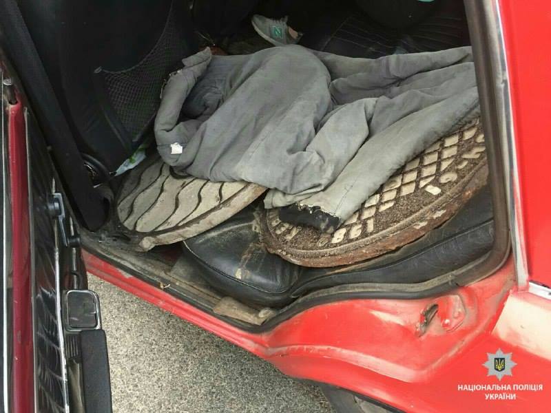 Під Вишгородом затримали викрадачів люків (ФОТО)