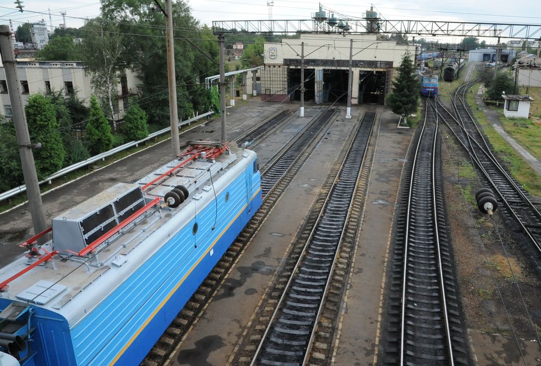 У Бородянці п`яний молодик виліз на вагон, де його вразило струмом