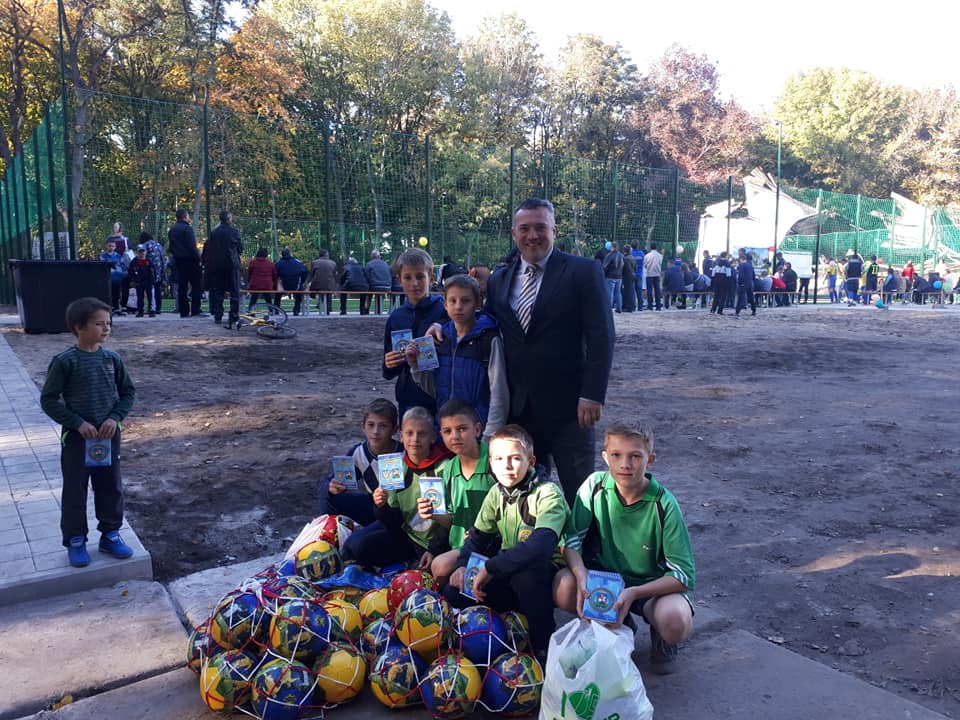 У Згурівці відкрили футбольне поле (ФОТО)
