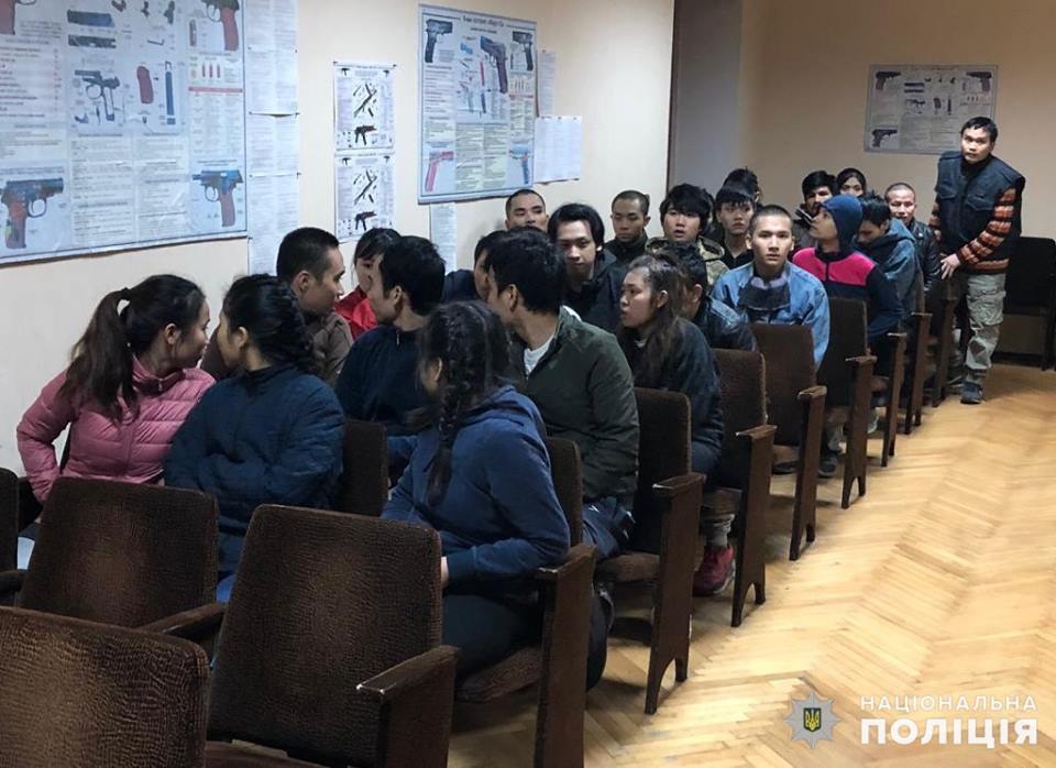 У Глевасі чоловік позбавив волі тридцятьох нелегалів з В’єтнаму (ФОТО)