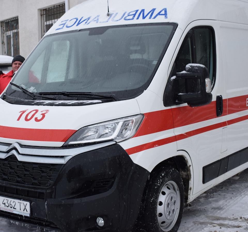 На Макарівщину передали новий автомобіль екстреної медичної допомоги (ФОТО)