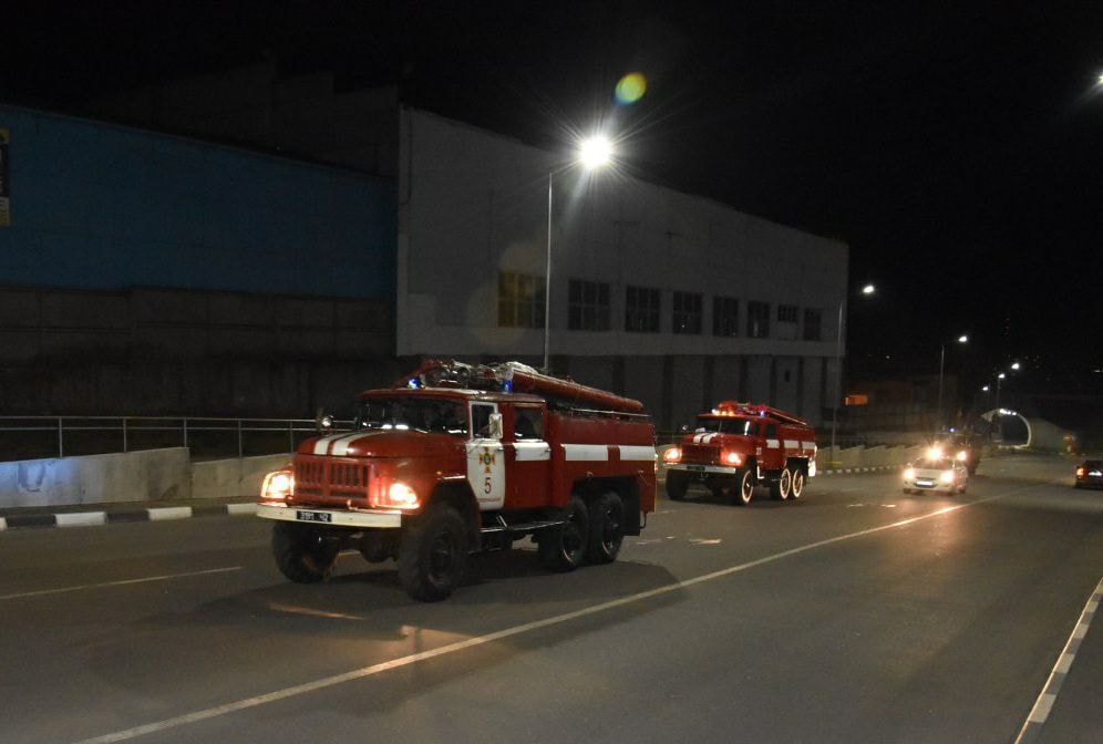 Із вогнем у Чорнобильській зоні борються пожежники із декількох областей України (ФОТО)
