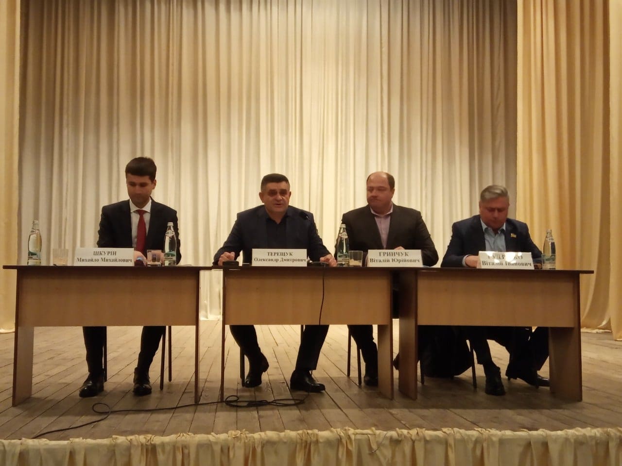 Екологія та нестача інсуліну: на що Терещуку скаржилися жителі Узина (ФОТО)