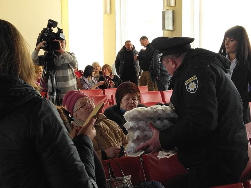 Під Києвом поліція врятувала соратника Порошенка від долі Януковича (ФОТО)