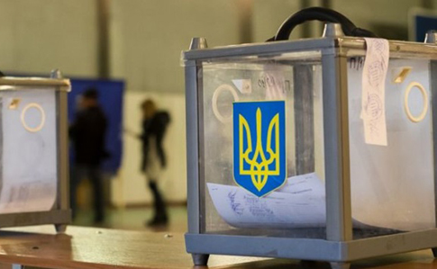 У Кагарлику чоловік втік з виборчої дільниці з бюлетенем (ФОТО)