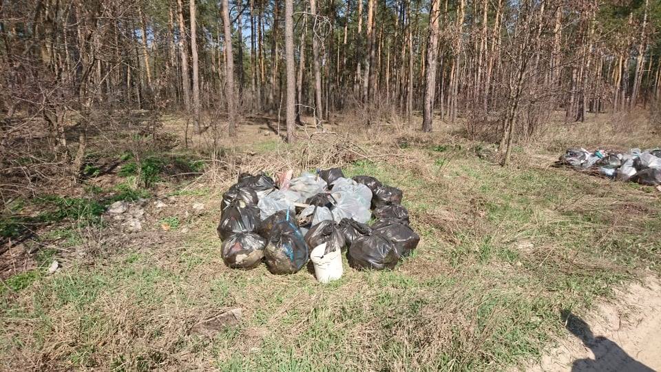 На Васильківщині активісти борються зі сміттям (ФОТО)