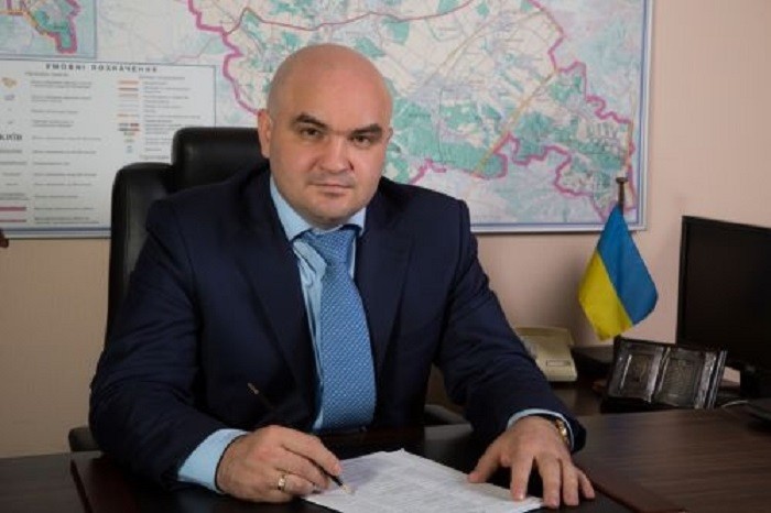Активіст із Київщини рекламує мітинг проти ДАБІ (ФОТО)