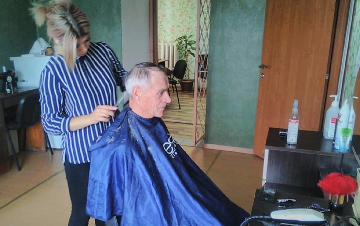 У Ржищеві допомагають літнім людям
