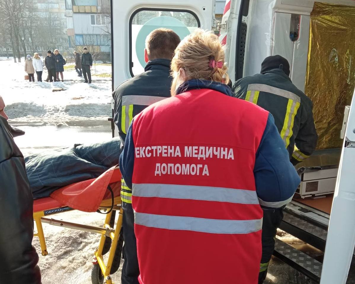В Українці небайдужі громадяни витягли з річки чоловіка