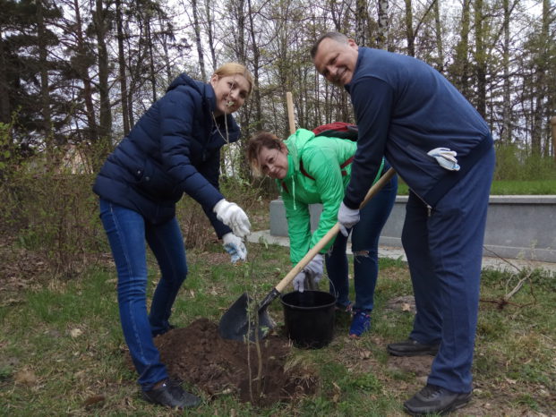Працівники Вишгородської міськради вийшли на весняну толоку (ФОТО)