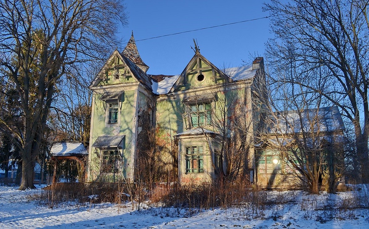 На Макарівщині загорівся маєток, де колись проживав відомий композитор (ФОТО)