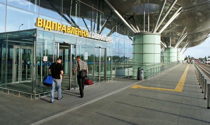 Біля аеропорту "Бориспіль" патрульні знайшли підозрюваного у вбивстві (ФОТО)