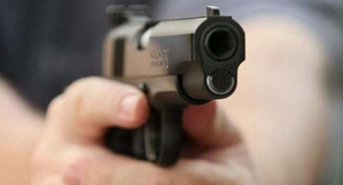 В Іванкові чоловік вчиняв озброєні напади на жінок