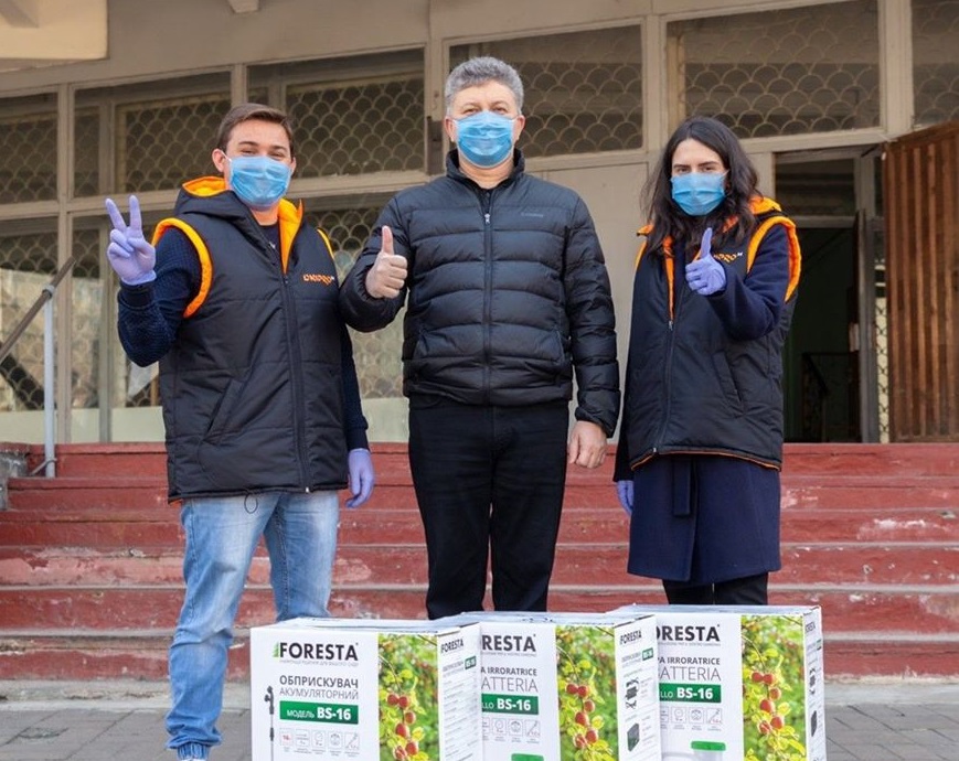 В Обухові комунальники дезінфікуватимуть будинки за допомогою акумуляторних обприскувачів
