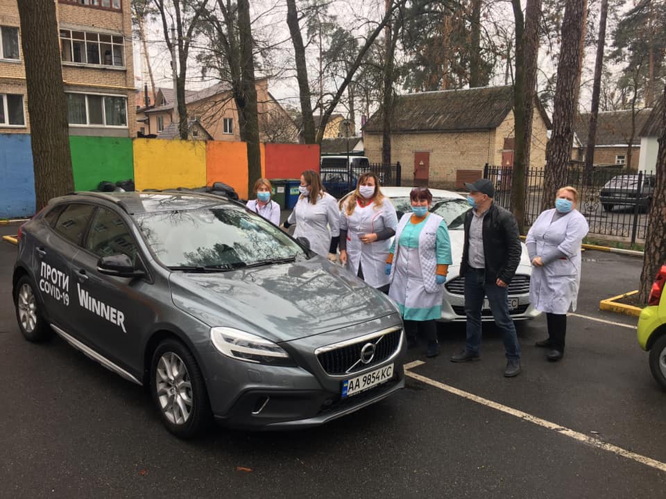 В Ірпені лікарям передали у тимчасове користування дві автівки (ВІДЕО)