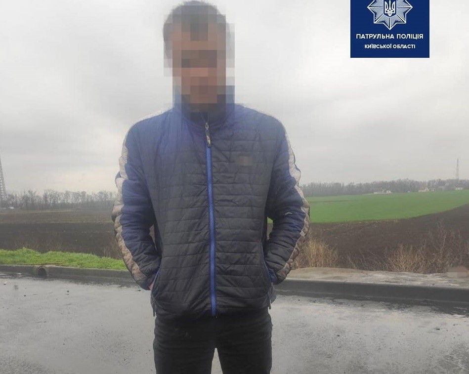 На Київщині пішоходи переходять дорогу де завгодно: поліція виписує штрафи (ФОТО)