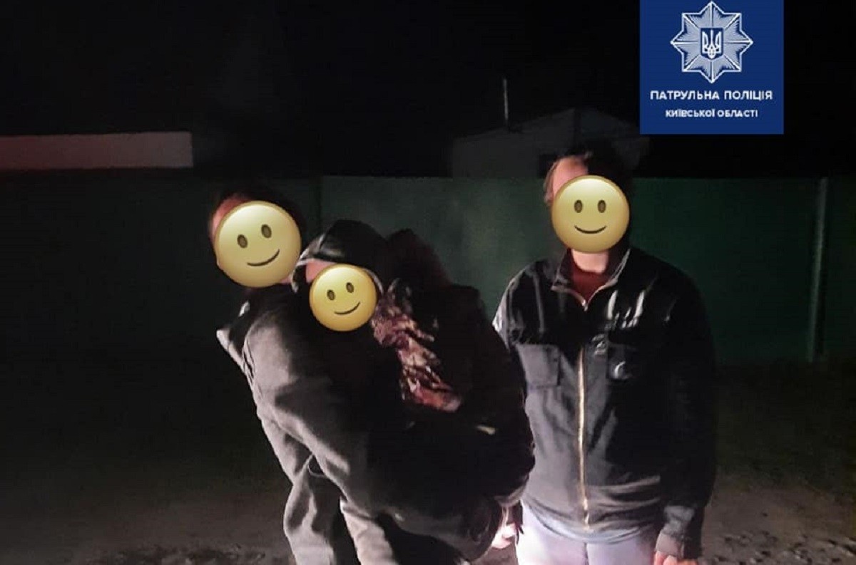 Бориспільські патрульні допомогли сім’ї з маленькою дитиною дістатися додому