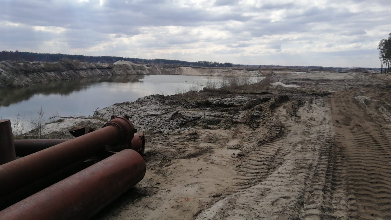 На Фастівщині незаконно видобували пісок у величезних масштабах (ФОТО)