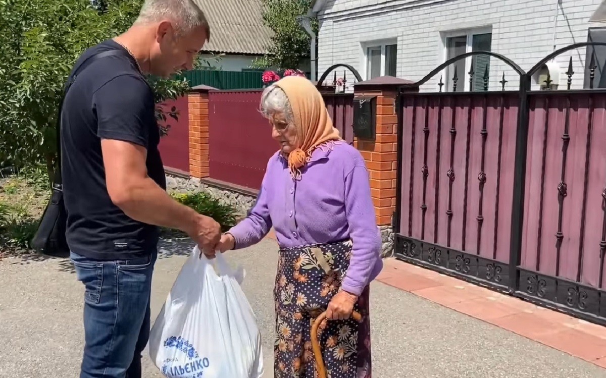 Жителі Миронівської ОТГ отримали благодійну допомогу