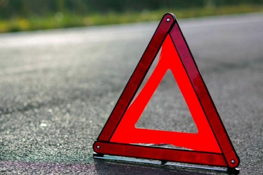 На Богуславщині автомобіль не впорався з керуванням та збив жінку