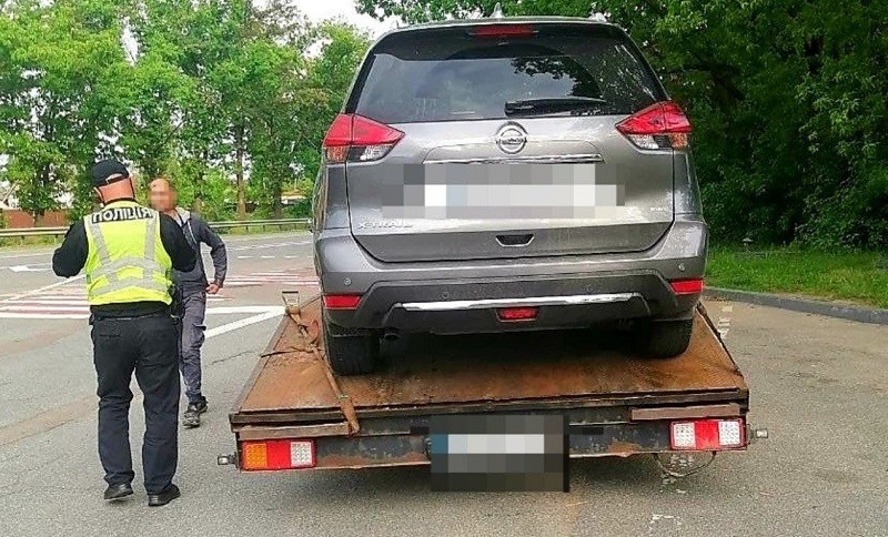 П’яний керманич без прав намагався відкупитися від чайківських патрульних