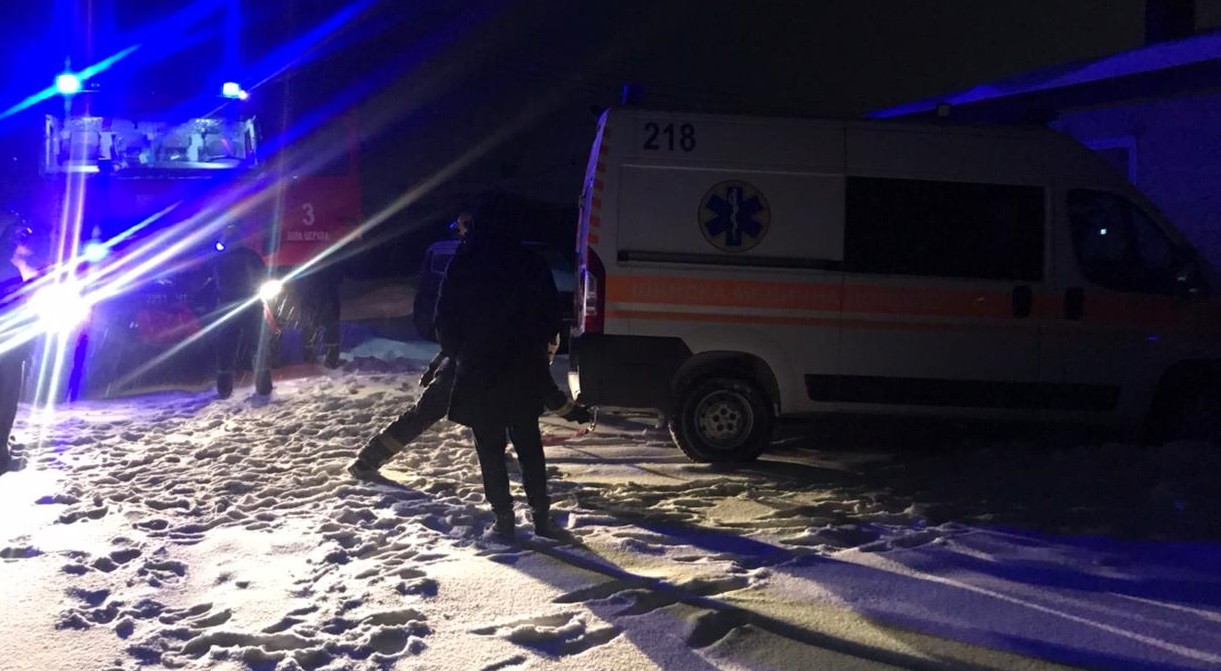 На Білоцерківщині карета швидкої допомоги з хворим застрягла в снігу