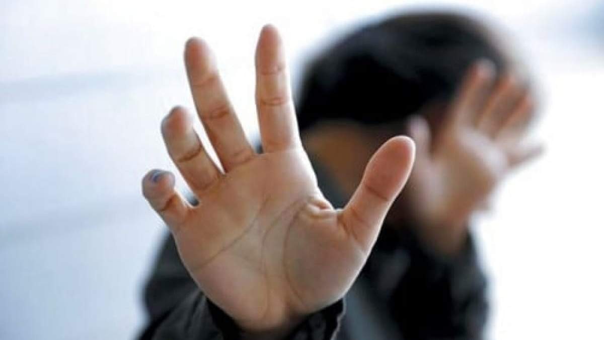 На Бучанщині п’яні чоловіки побили та обікрали підлітка