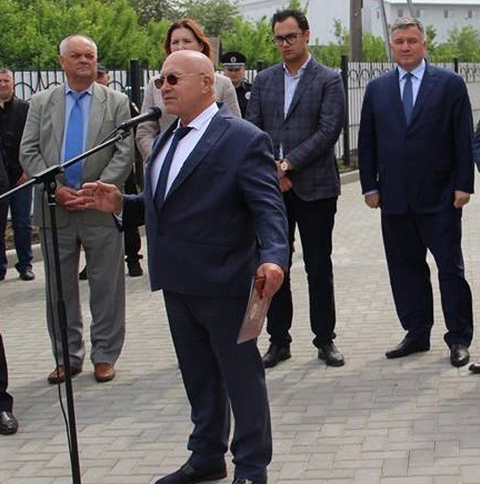 Аваков нагородив пістолетом відомого забудовника з Київщини