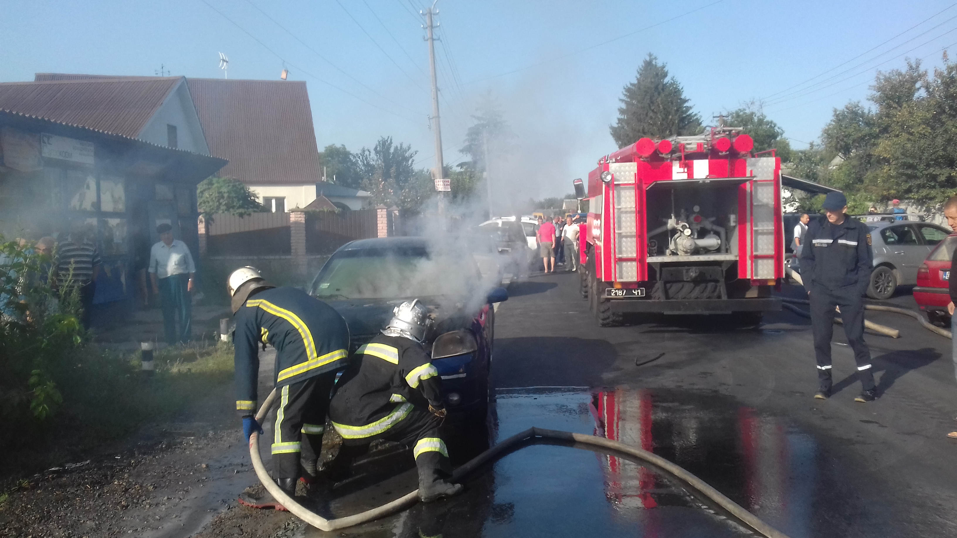 У Макарові спалахнув автомобіль