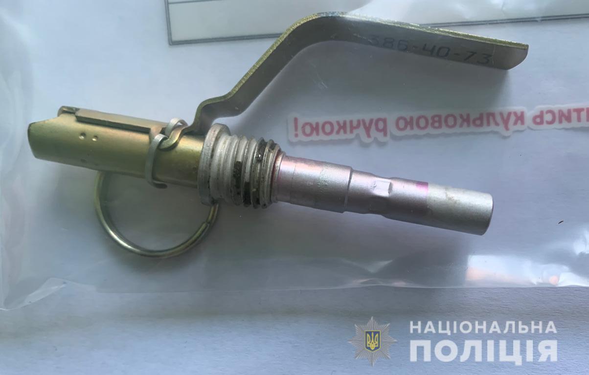У Козині правоохоронці вилучили у безхатченка гранату (ФОТО)