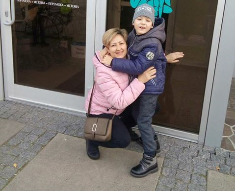 У Броварах родина просить небайдужих допомогти в реабілітації сина з ДЦП (ФОТО)