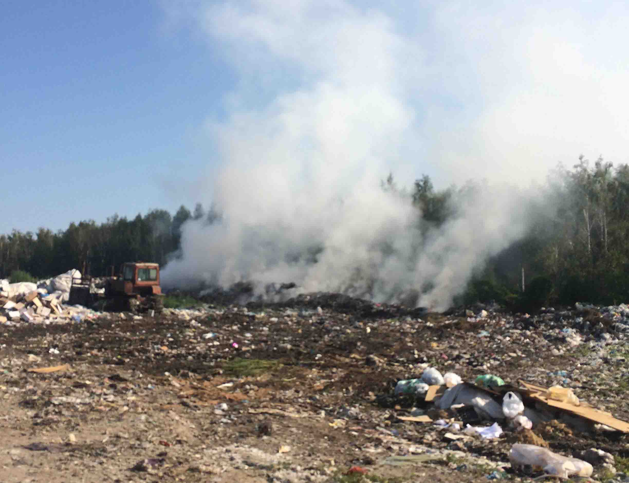 Під Києвом горіло сміттєзвалище