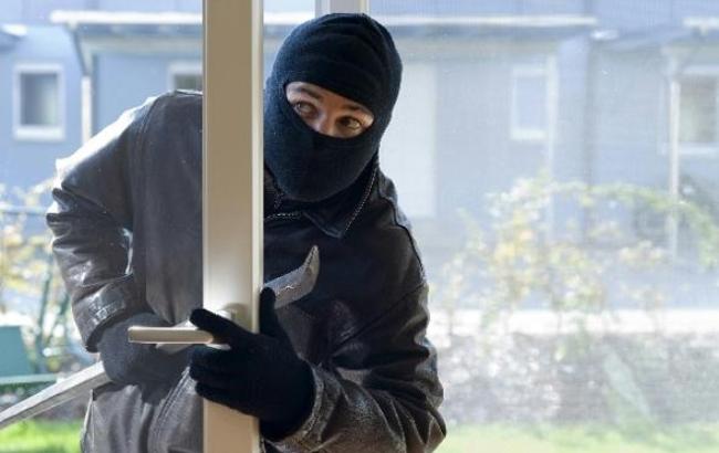 У Броварському та Васильківському районах діють грабіжники