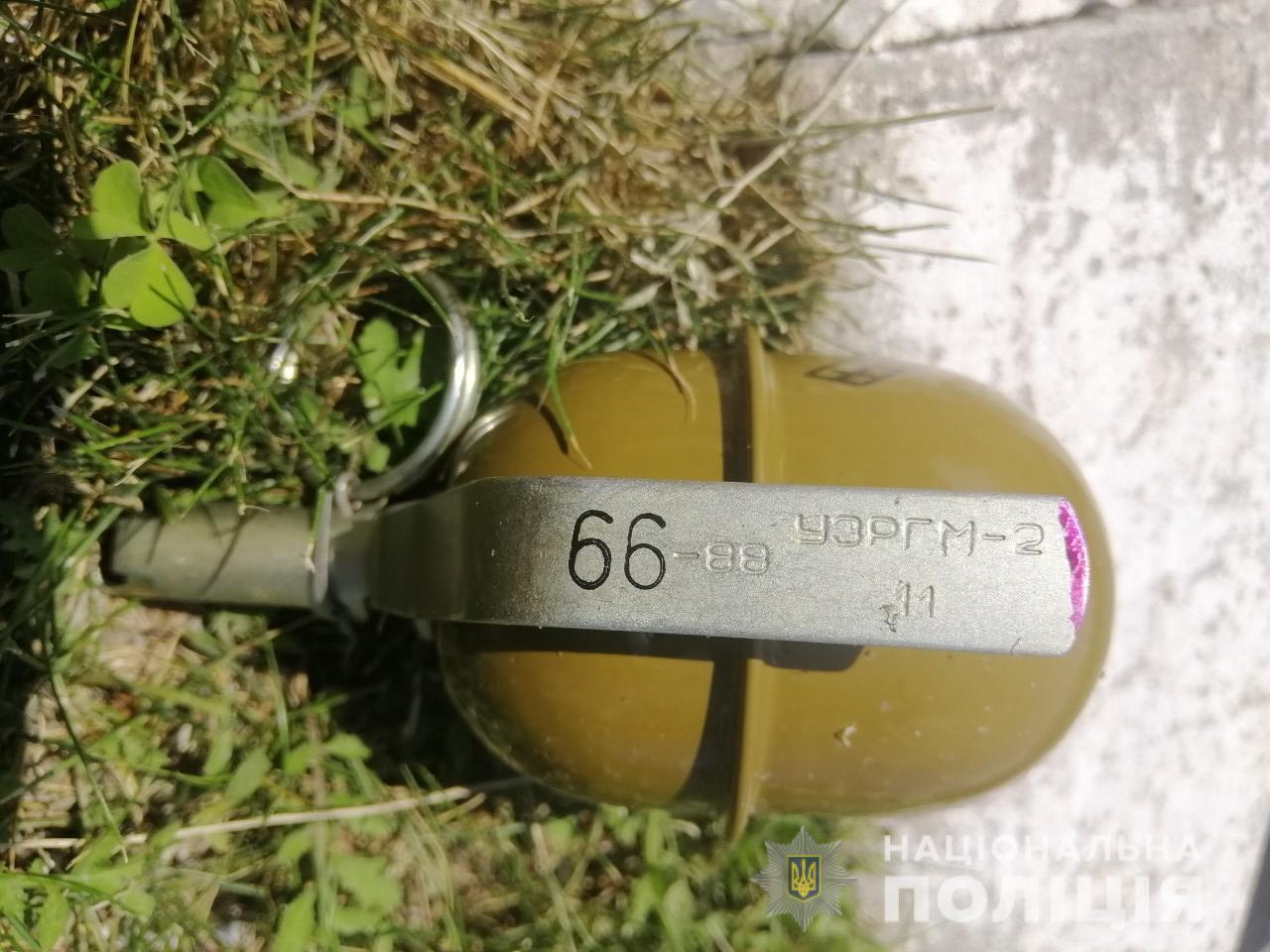 У Броварах жінка знайшла біля свого паркану гранату