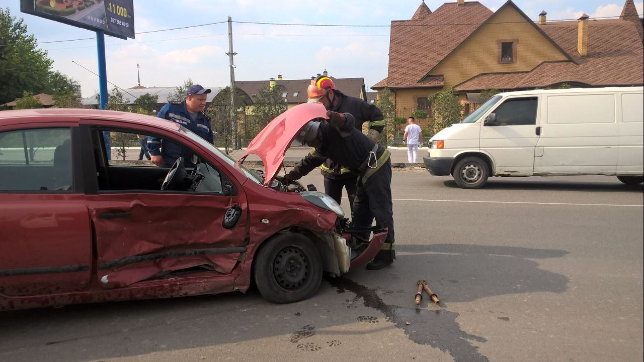 У Крюківщині зіткнулись два автомобіля