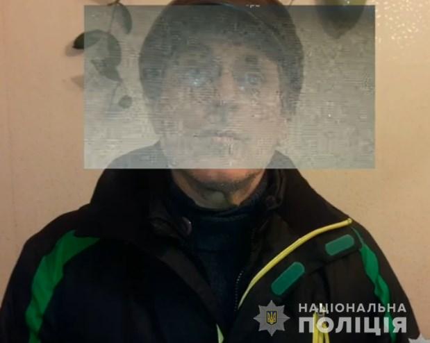 У Кагарлику чоловік обміняв пенсію дідуся на фантики (ФОТО, ВІДЕО)