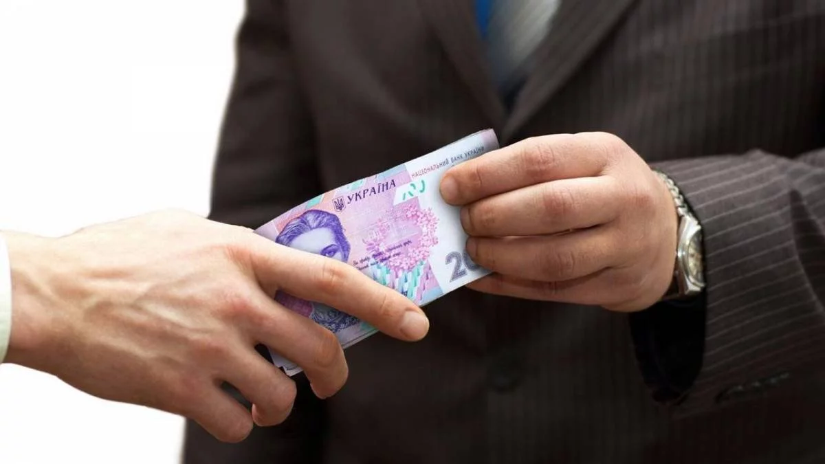 Броварські школи закупили сумнівні молочні продукти за завищеною ціною