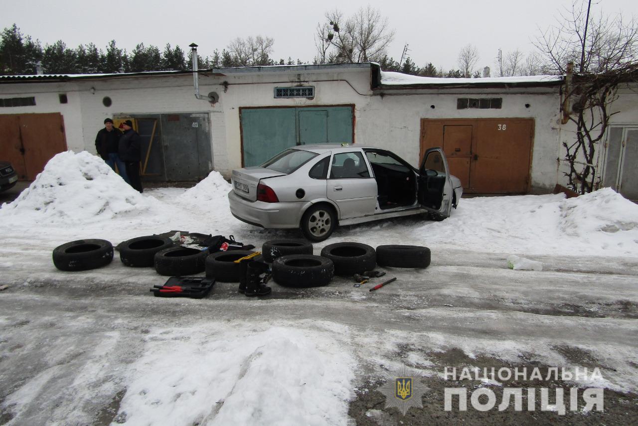 У Глевасі затримали двох серійних крадіїв (ФОТО)
